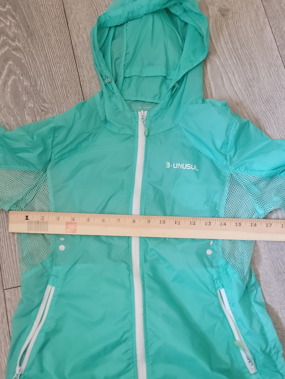 3-Unusul Lightweight Jacket - Picture 2 of 5